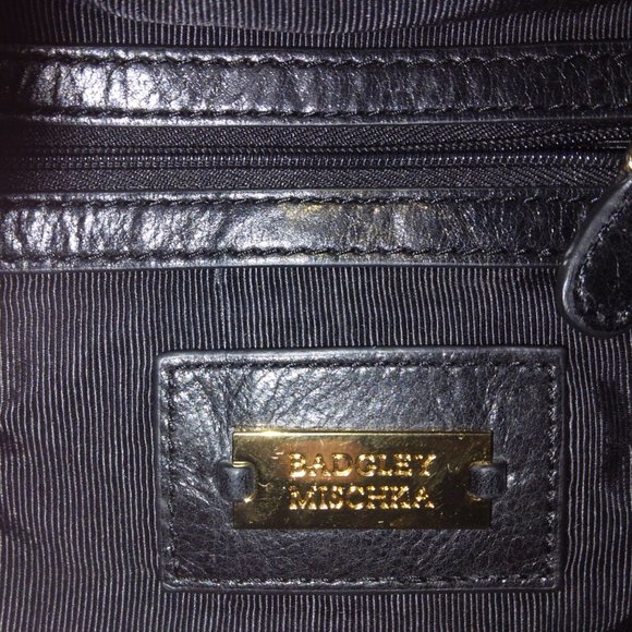 Badgley Mischka Sleek But Also Fun Genuine Leather Hand Bag